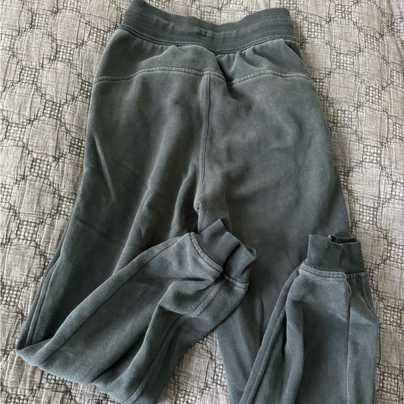 Lululemon Scuba Jogger - Picture 3 of 5